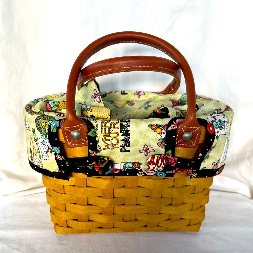 New Longaberger small Boardwalk Basket w/Mary Engelbreit liner